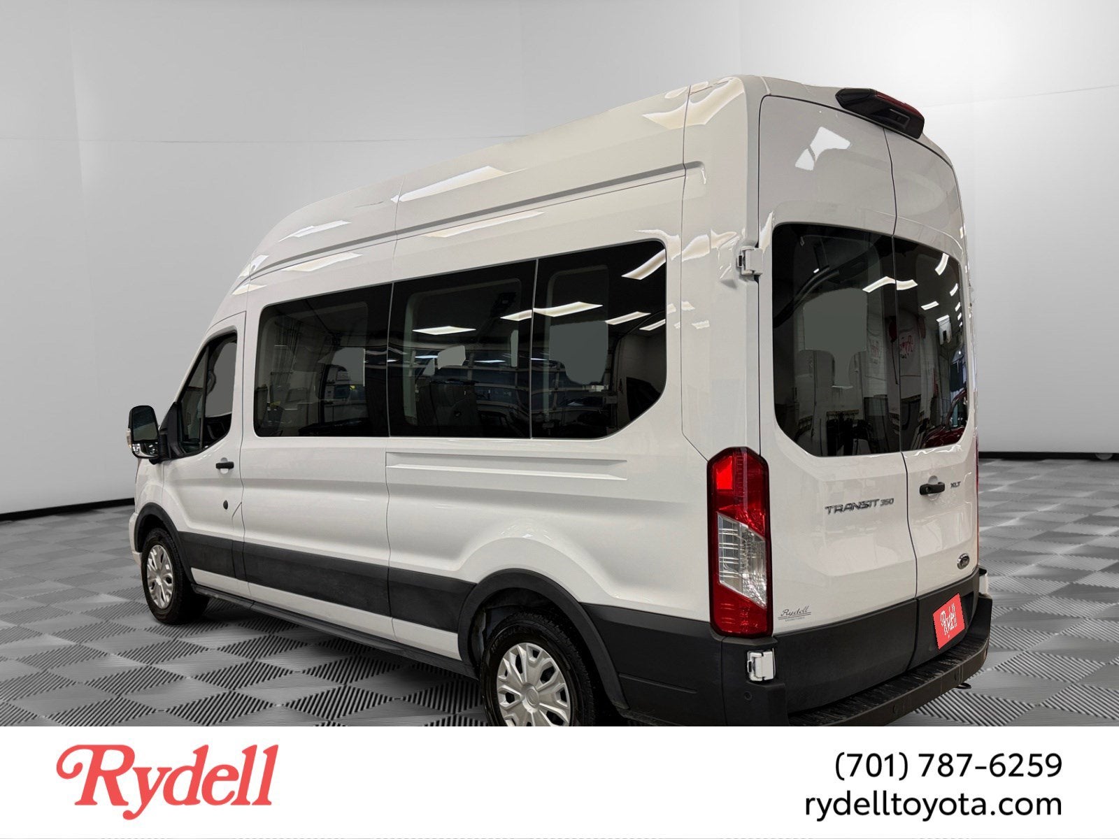 2022 Ford Transit Passenger Wagon XLT