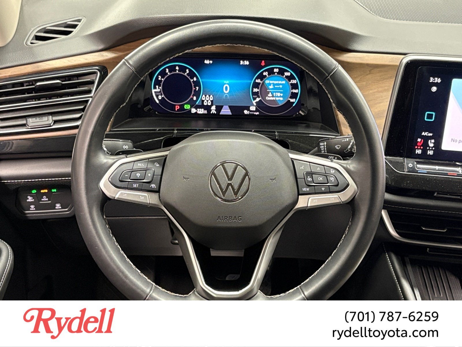 2025 Volkswagen Atlas 2.0T SE w/Technology