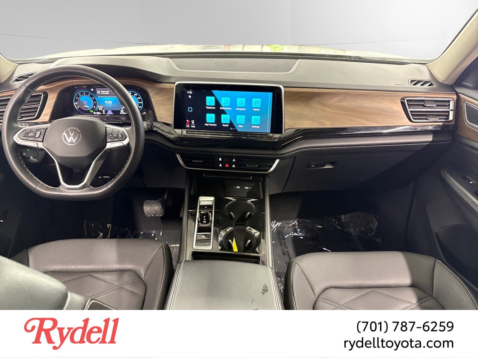 2025 Volkswagen Atlas 2.0T SE w/Technology