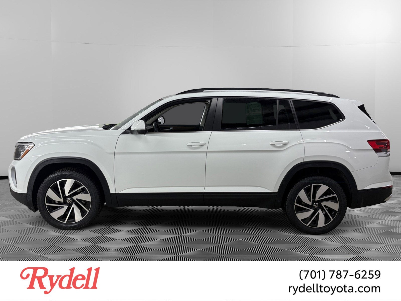 2025 Volkswagen Atlas 2.0T SE w/Technology