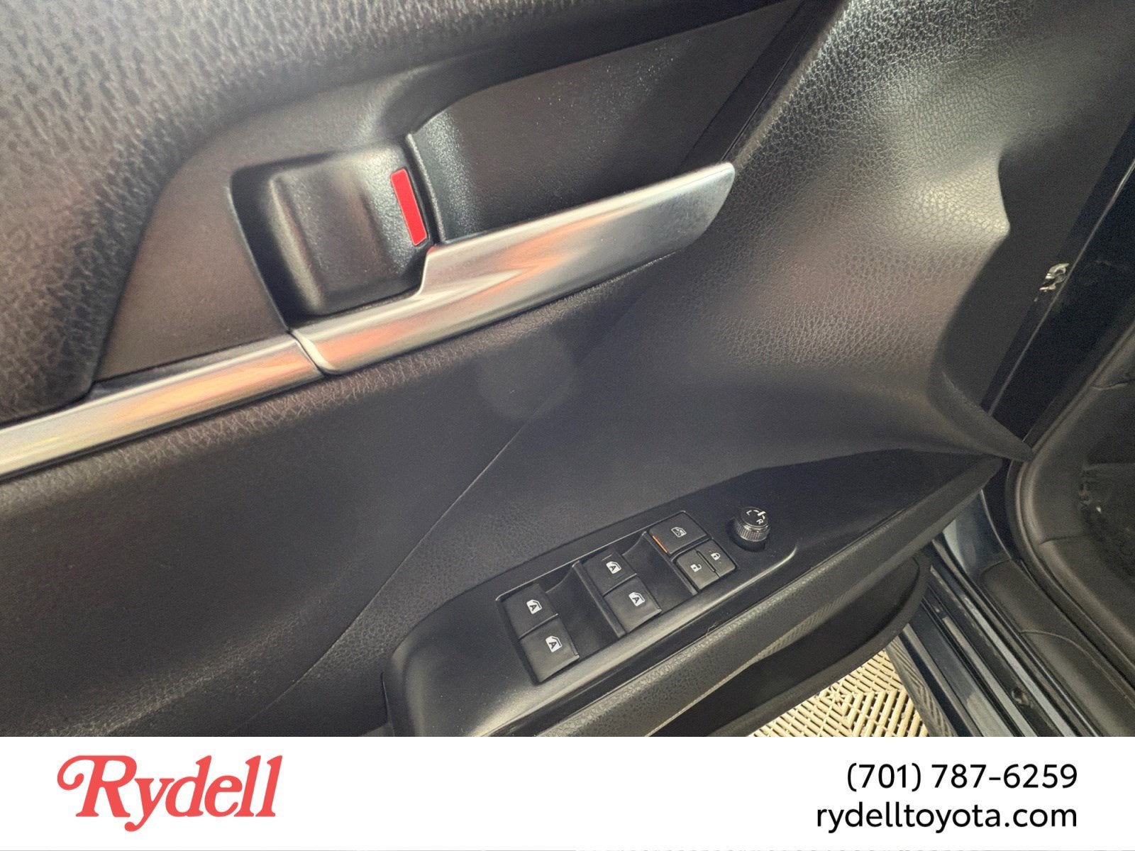 2019 Toyota Camry SE