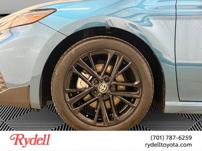 2025 Toyota Camry SE Hyb