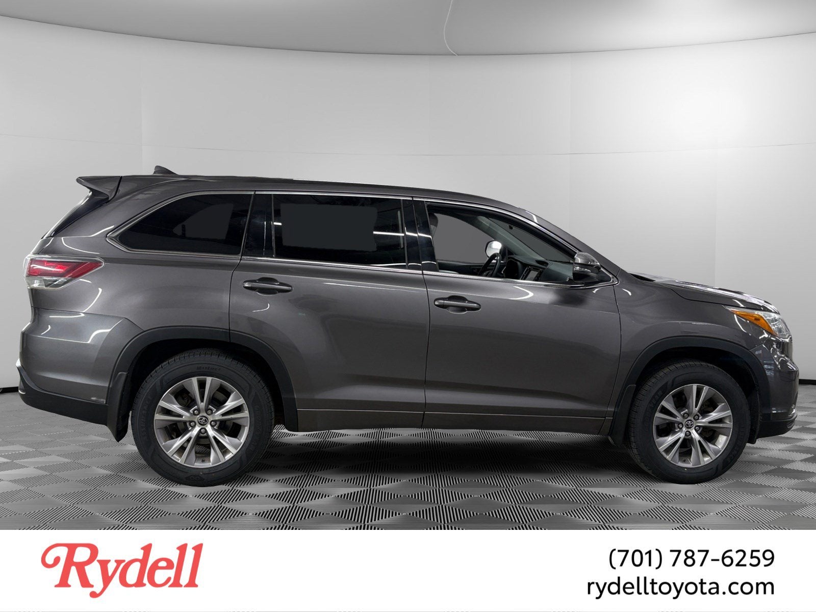2016 Toyota Highlander LE