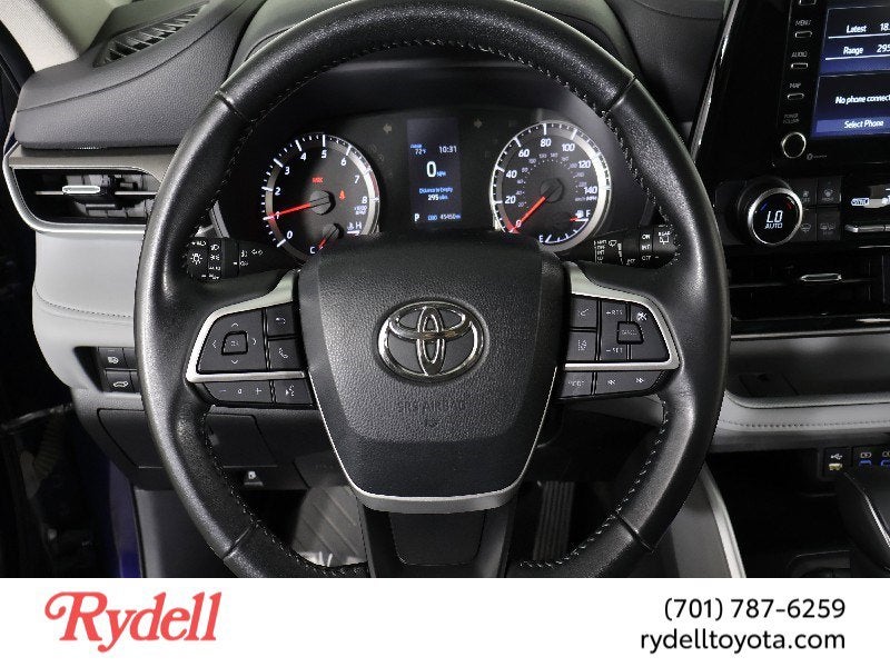 2022 Toyota Highlander LE