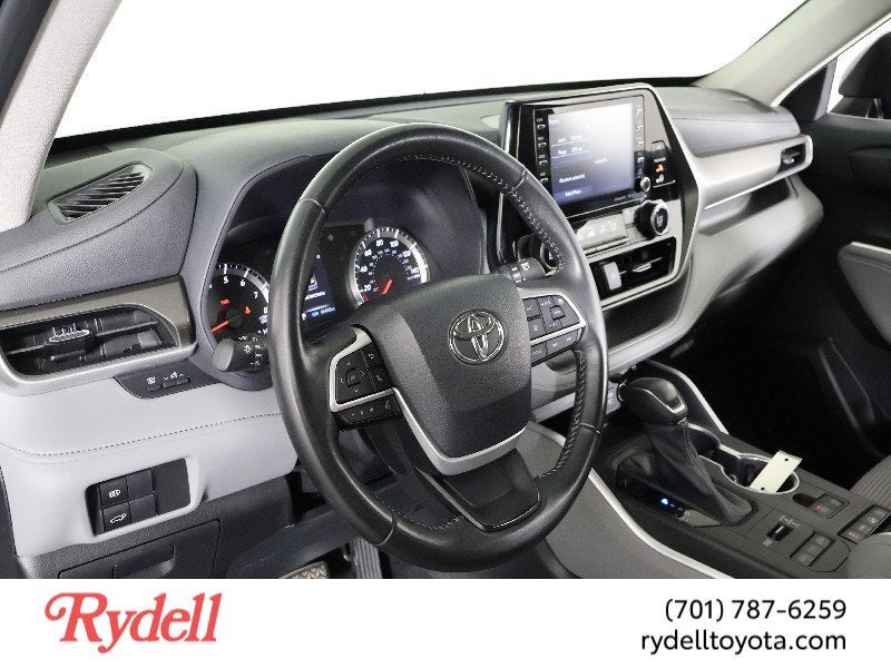 2022 Toyota Highlander LE