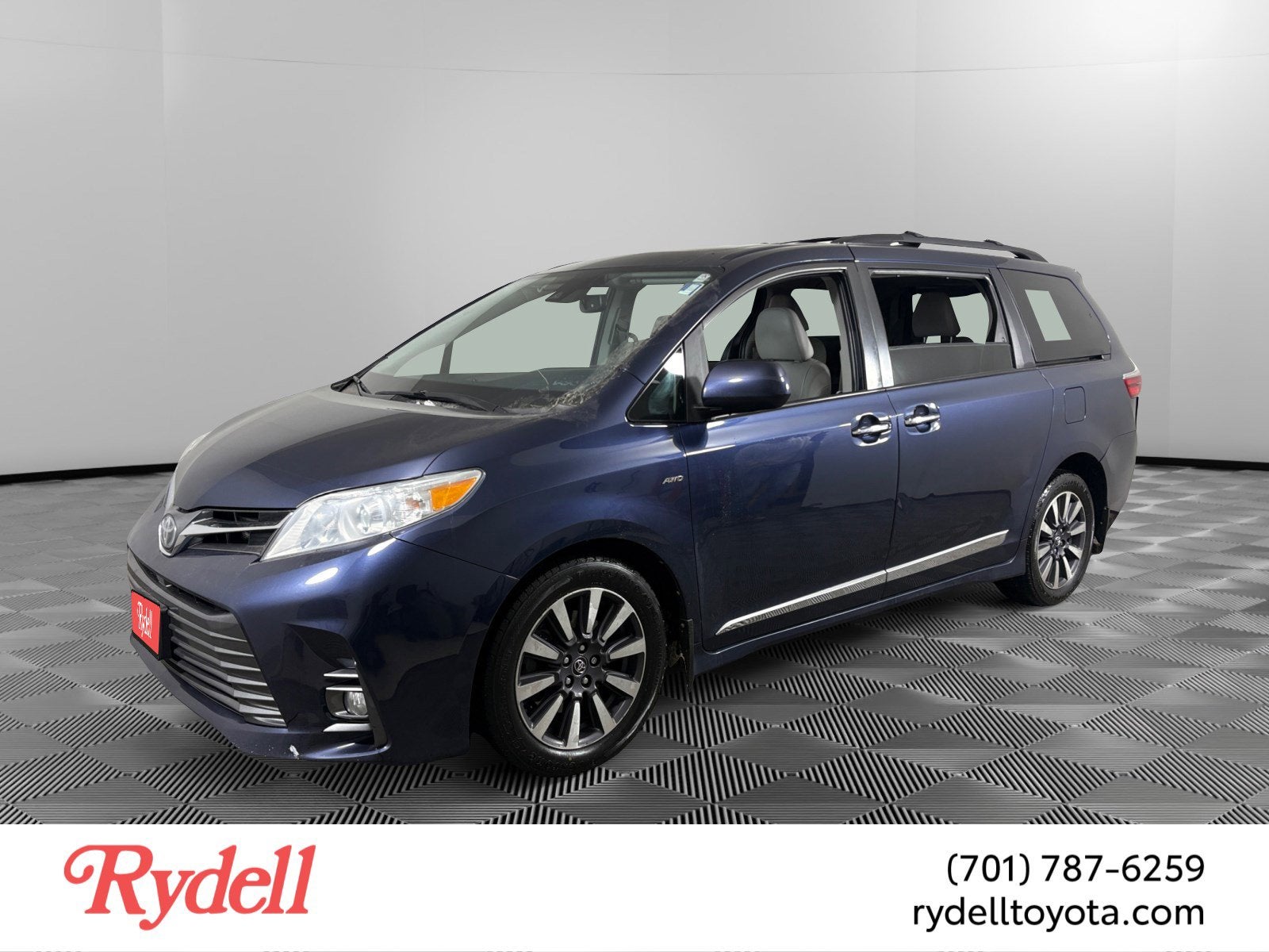 2020 Toyota Sienna XLE