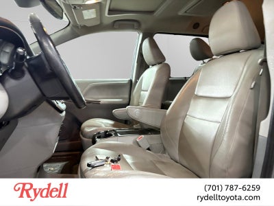 2020 Toyota Sienna XLE