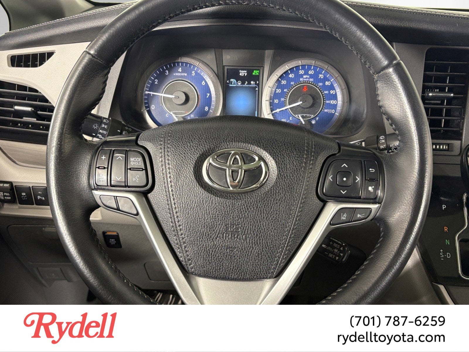 2020 Toyota Sienna XLE