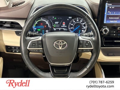 2021 Toyota Highlander Hybrid Platinum
