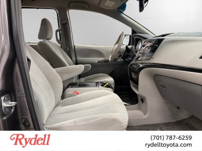 2013 Toyota Sienna LE