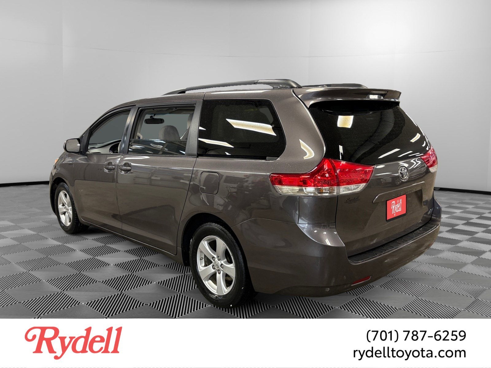 2013 Toyota Sienna LE