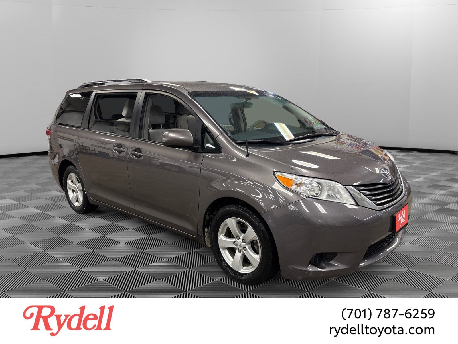 2013 Toyota Sienna LE