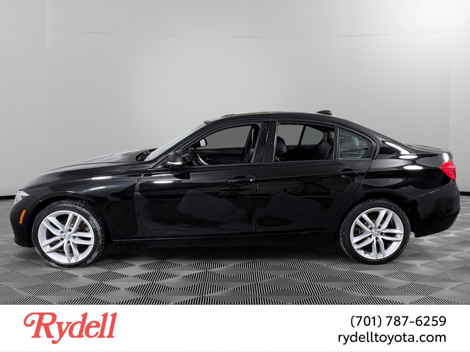 2018 BMW 3 Series 330i xDrive