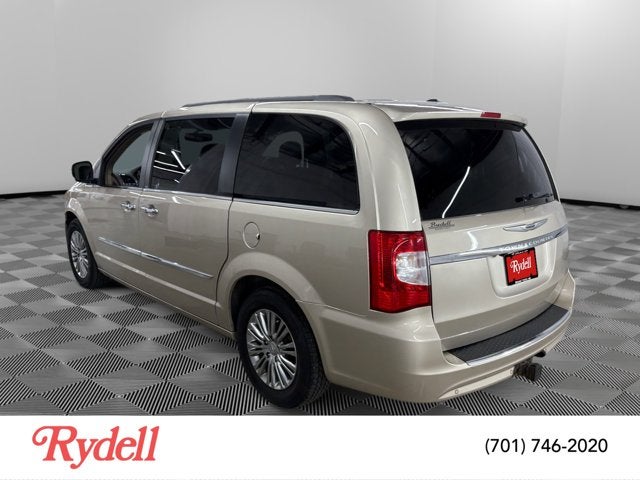2013 Chrysler Town & Country Touring-L