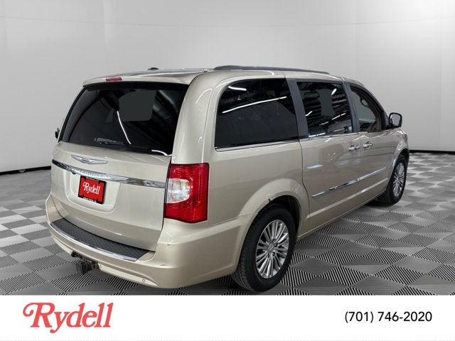 2013 Chrysler Town & Country Touring-L