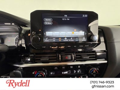 2025 Nissan Pathfinder SL