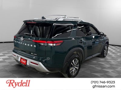 2024 Nissan Pathfinder SL