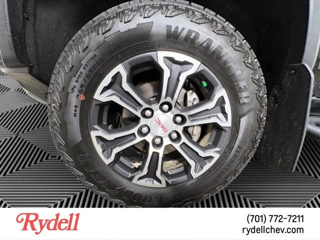 2023 GMC Canyon 4WD AT4