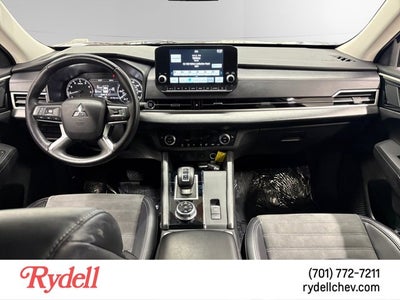 2024 Mitsubishi Outlander SE